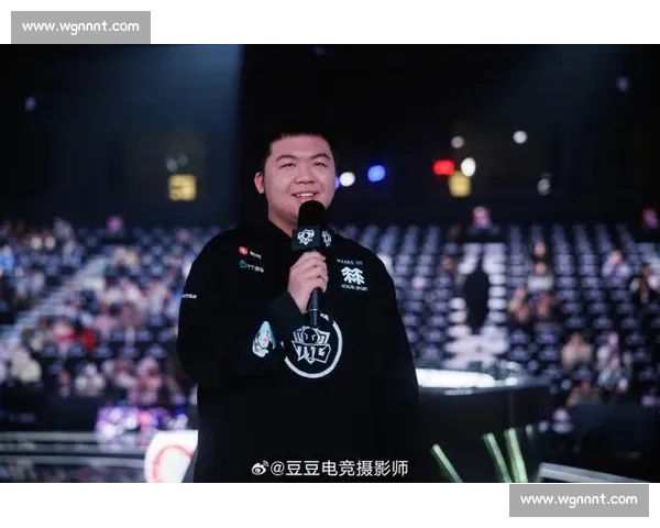 燃爆全场的电竞盛宴：顶级选手实时对战精彩直播解说